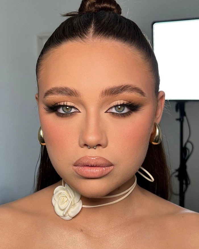 مدل چشم گربه‌ای ملایم (Subtle Cat Eye)