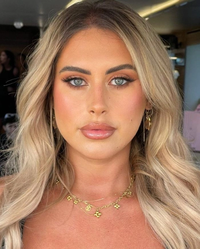 آرایش طبیعی شیک (Natural Elegant Makeup Look)