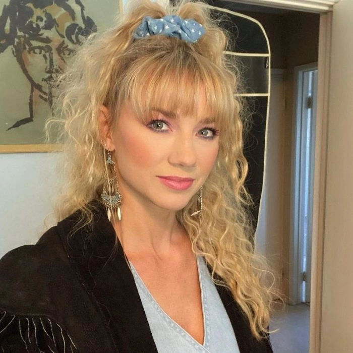 آرایش طبیعی دهه ۸۰ (80s Makeup Looks Natural)