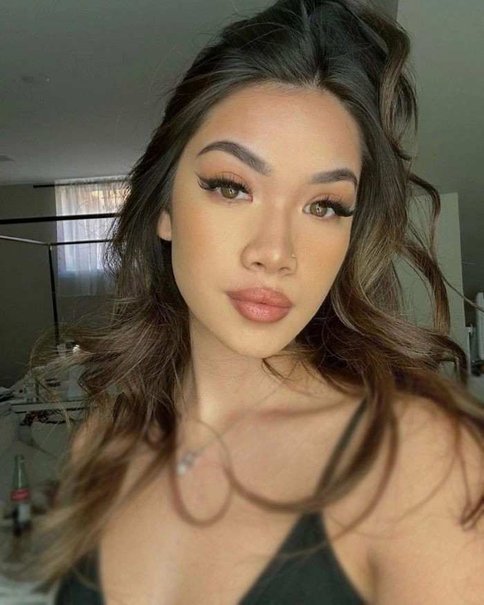 آرایش طبیعی برای چشم‌های فندقی (Natural Makeup Looks For Hazel Eyes)