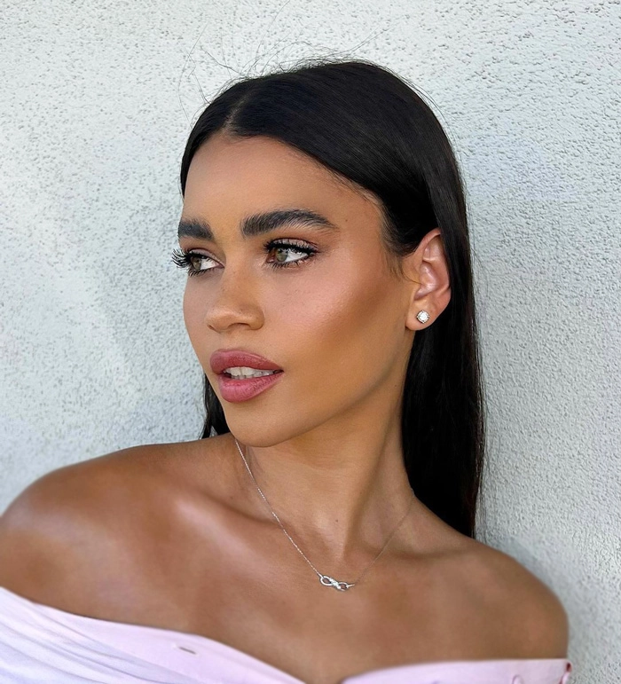 آرایش ملایم پوست گندمی (Soft Glam Makeup on Brown Skin)