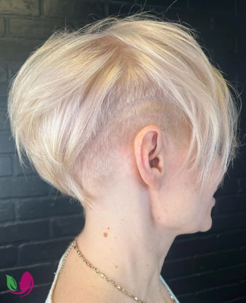 پیکسی باب بلوند با آندرکات فانتزی (Edgy Undercut for a Blonde Pixie Bob)