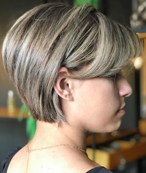 14. پیکسی باب پلهای با چتری (Graduated Cut with Fringe)