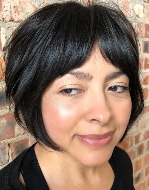 20. پیکسی فون فرانسوی با چتری پردهای (French Bob with Curtain Bangs)