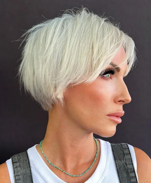 26. پیکسی پلاتینی نرم (Wispy Platinum Haircut)